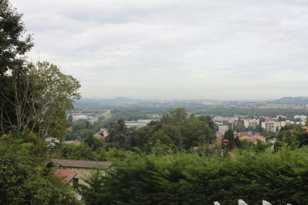 Le Panorama Bed and Breakfast Bourgoin-Jallieu Esterno foto